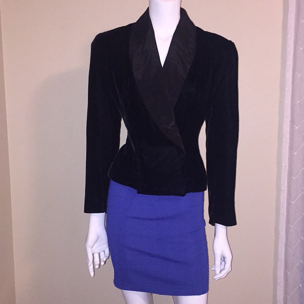 Cathy Hardwick, Women Black velvet blazer size 4
